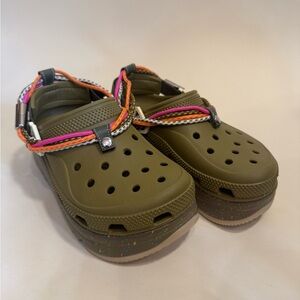 Unisex Hiker Xscape Festival Clog
Women’s size 6